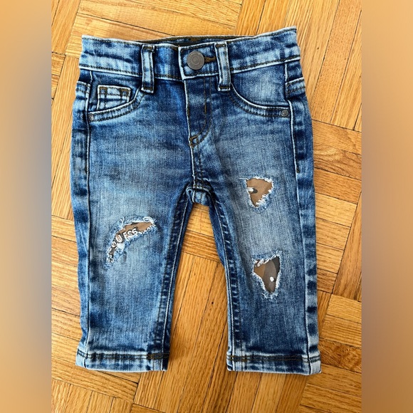 Baby Guess jeans 3-6 months - Picture 1 of 3